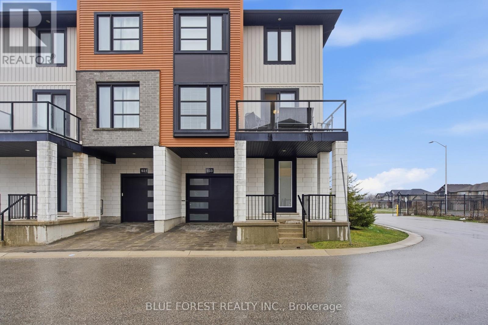933 SARNIA ROAD - 1