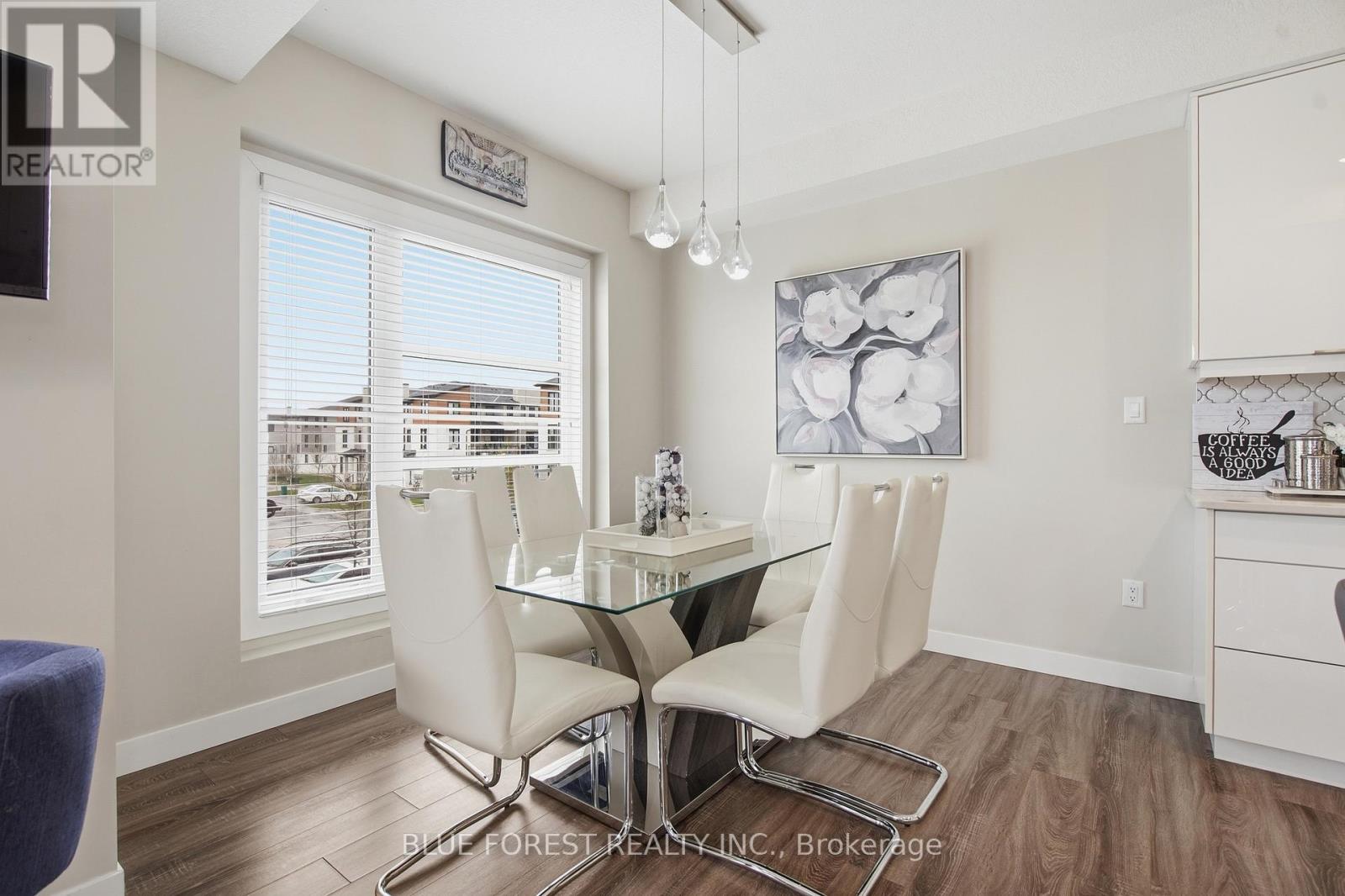 933 SARNIA ROAD - 20