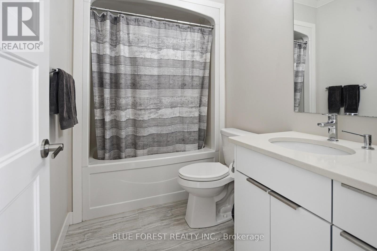 933 SARNIA ROAD - 30