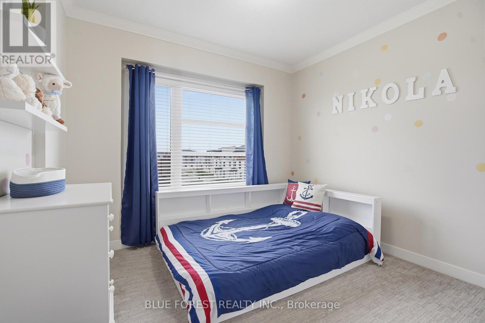 933 SARNIA ROAD - 32
