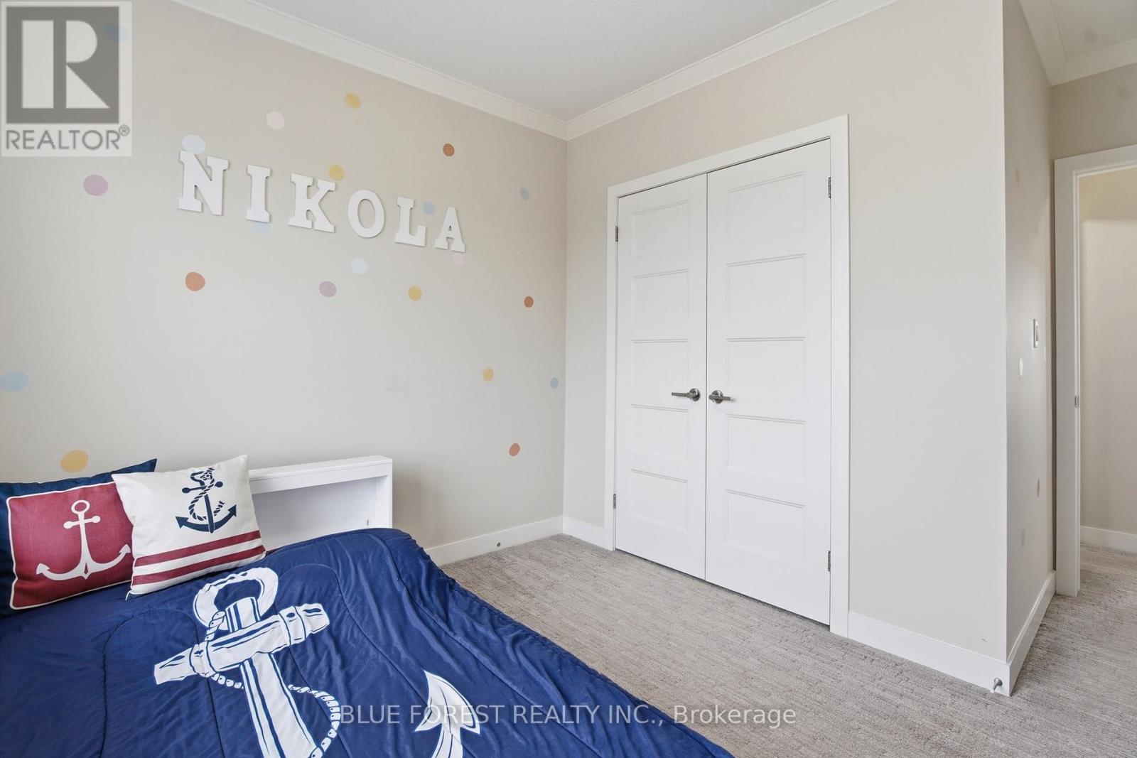 933 SARNIA ROAD - 33