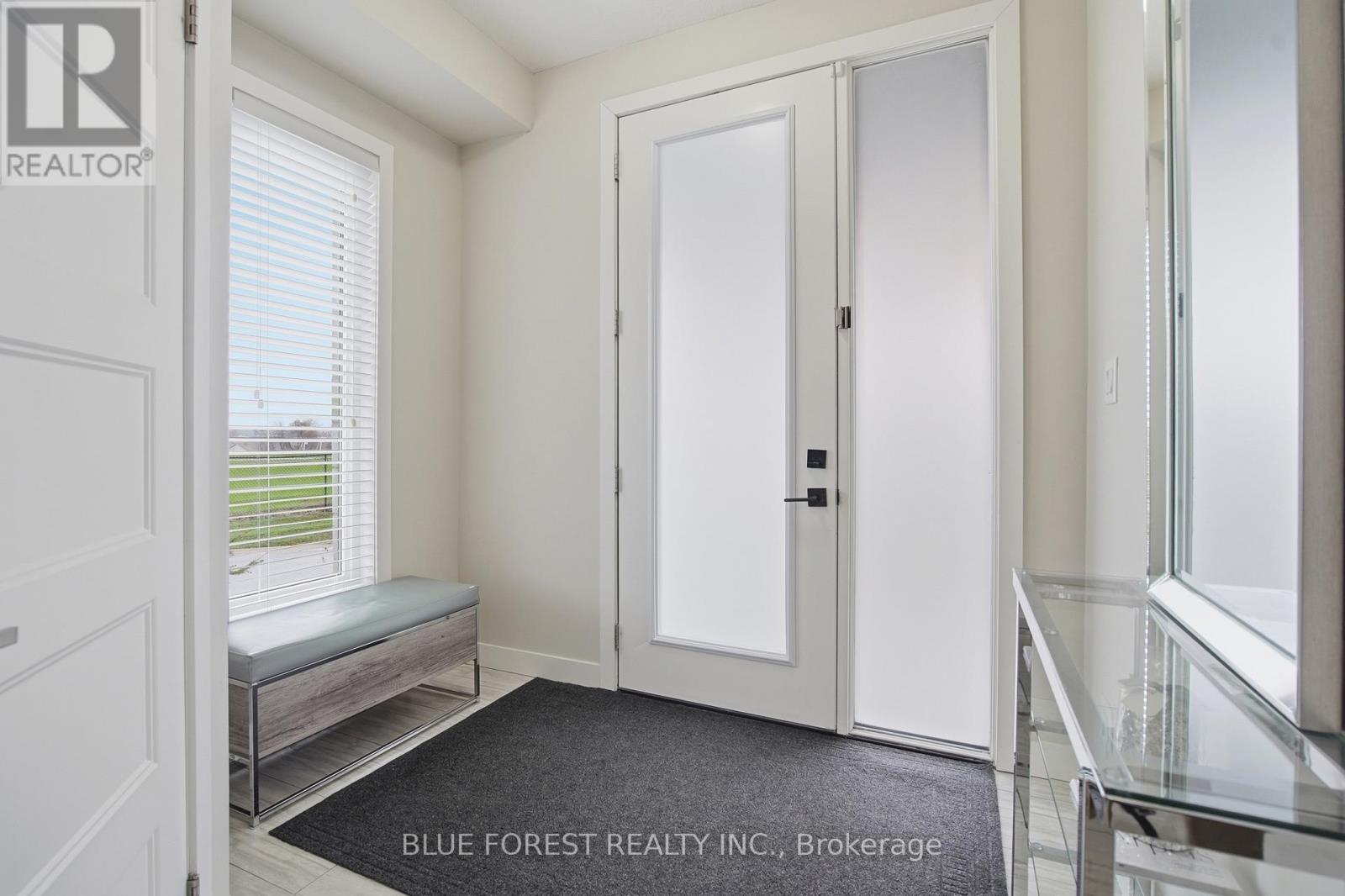 933 SARNIA ROAD - 6