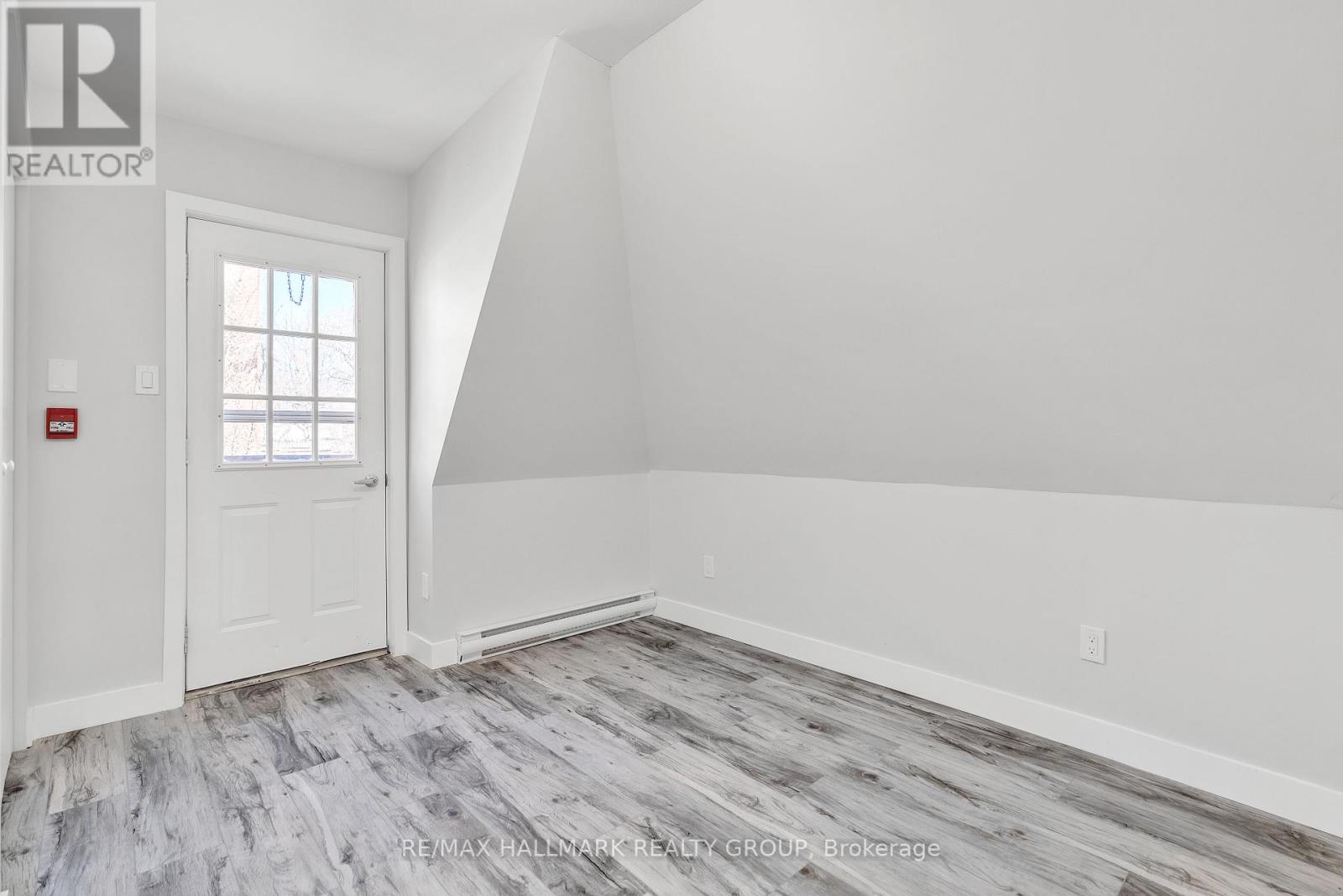 1 Bed, 1 Bath Multi-Family for Rent in Ottawa – 5 – 261 SOMERSET STREET E, Ottawa – MLS# X13413446 - Image 8