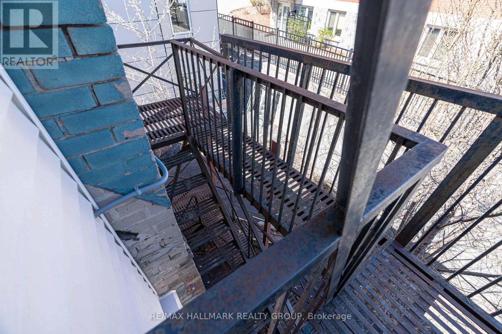 1 Bed, 1 Bath Multi-Family for Rent in Ottawa – 5 – 261 SOMERSET STREET E, Ottawa – MLS# X13413446 - Image 7