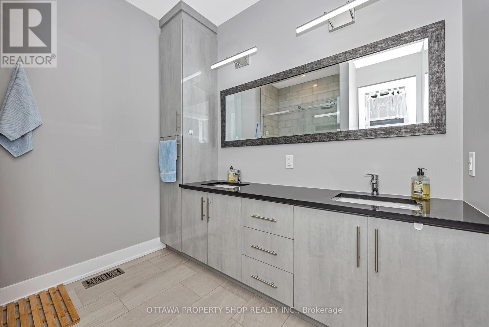 1355 MORY STREET - 21