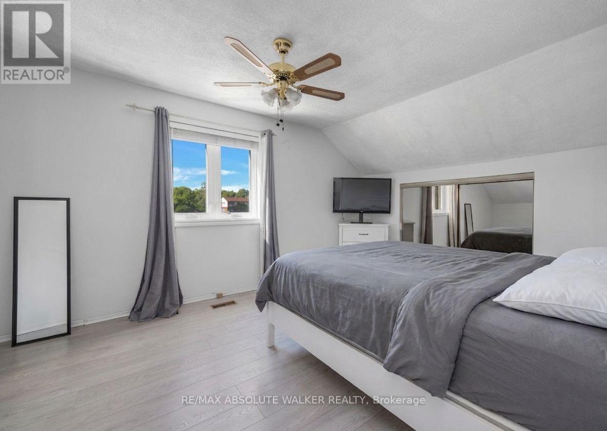 412 MONTREAL ROAD - 11