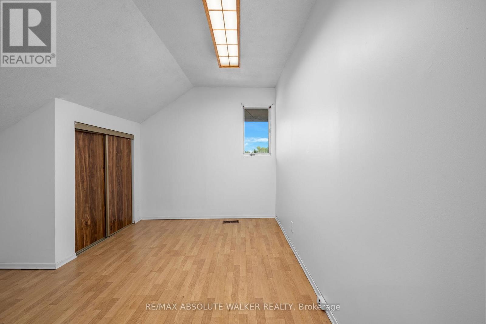 412 MONTREAL ROAD - 14