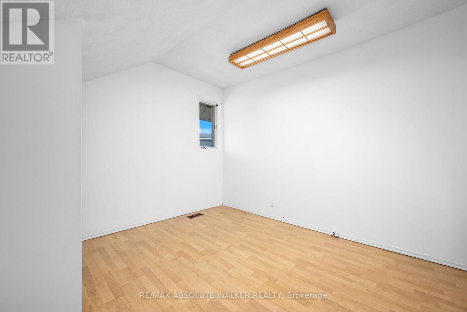 412 MONTREAL ROAD - 15
