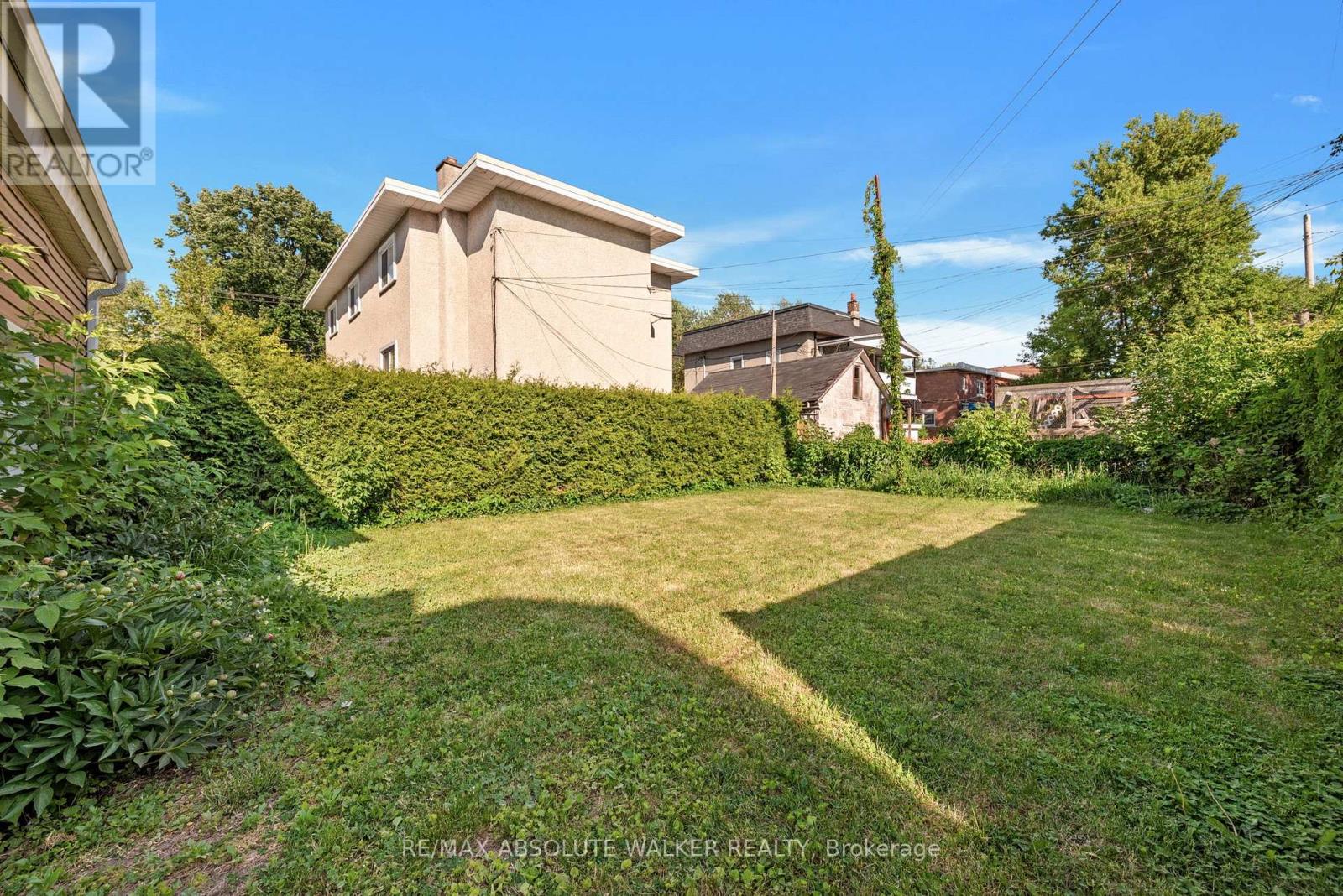 412 MONTREAL ROAD - 20