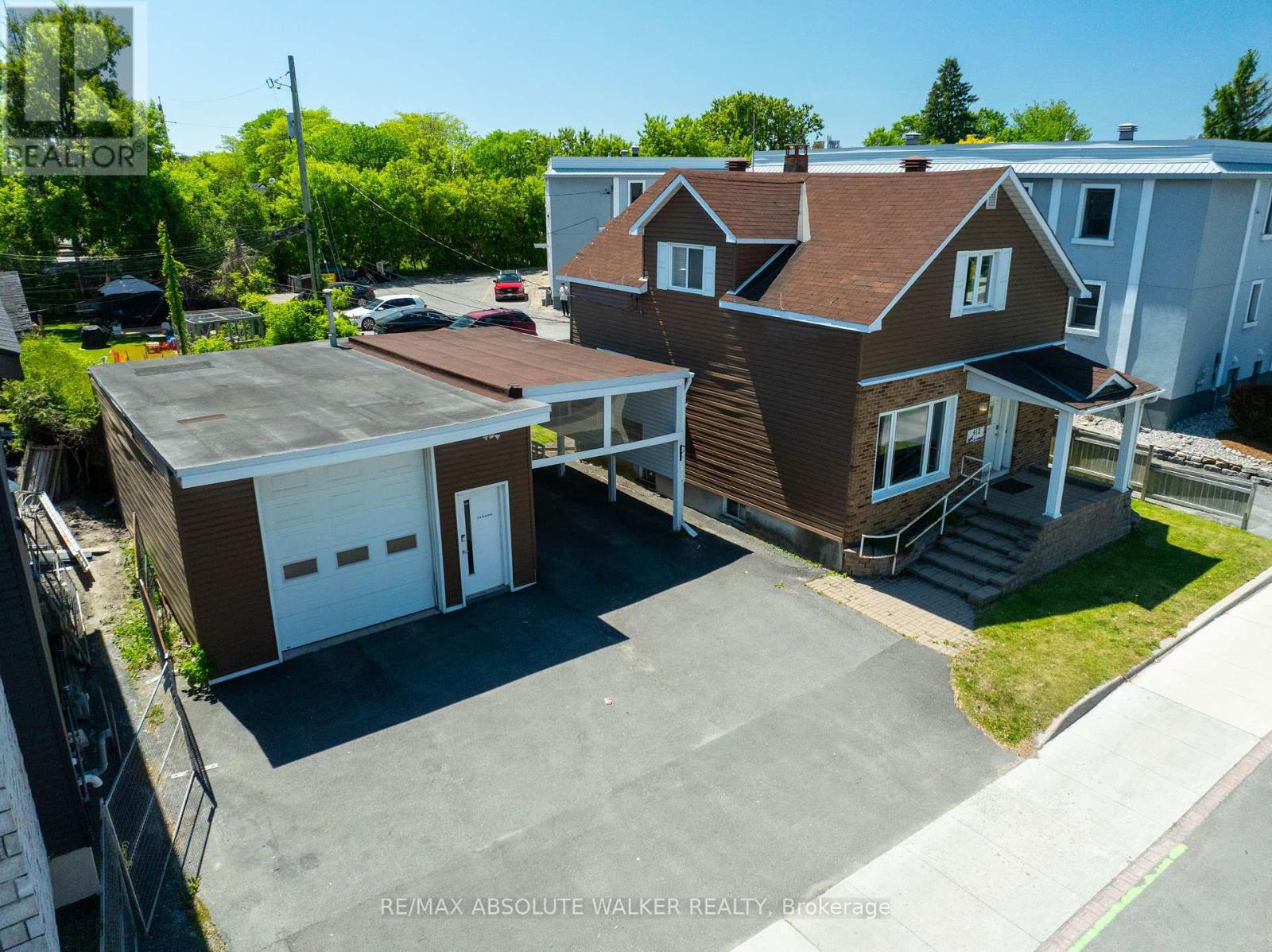 412 MONTREAL ROAD - 23