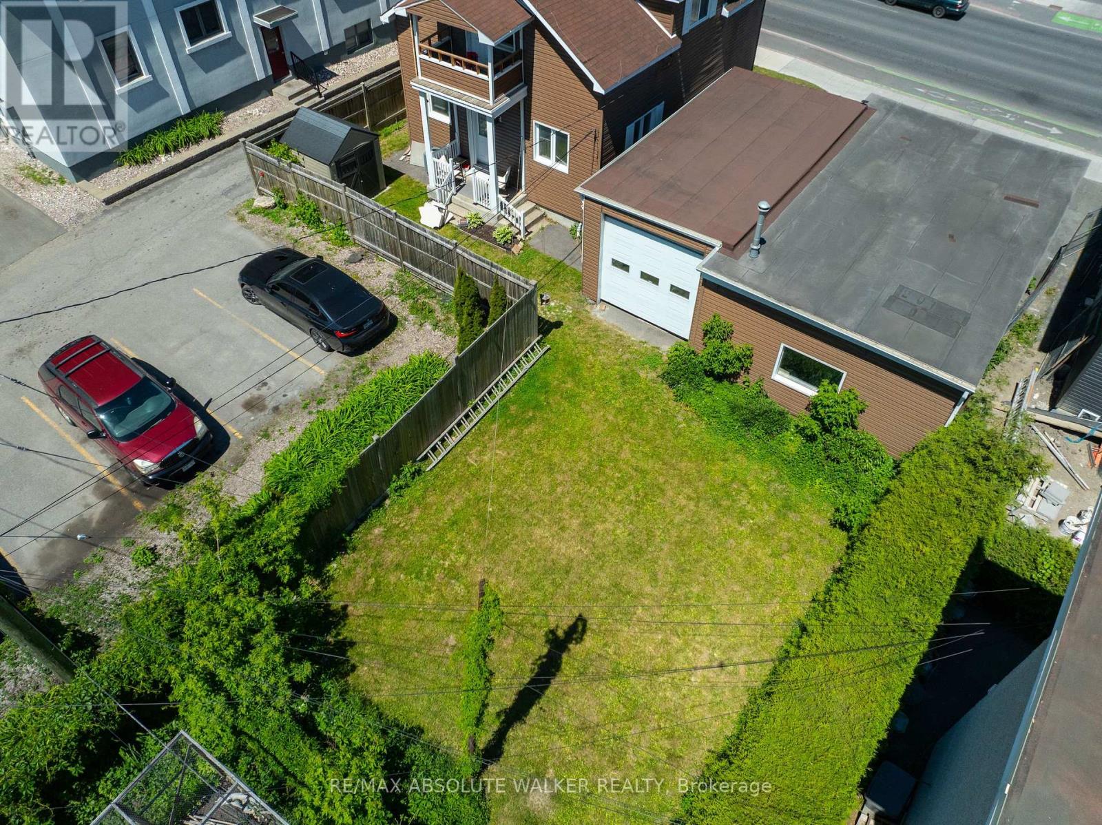 412 MONTREAL ROAD - 25