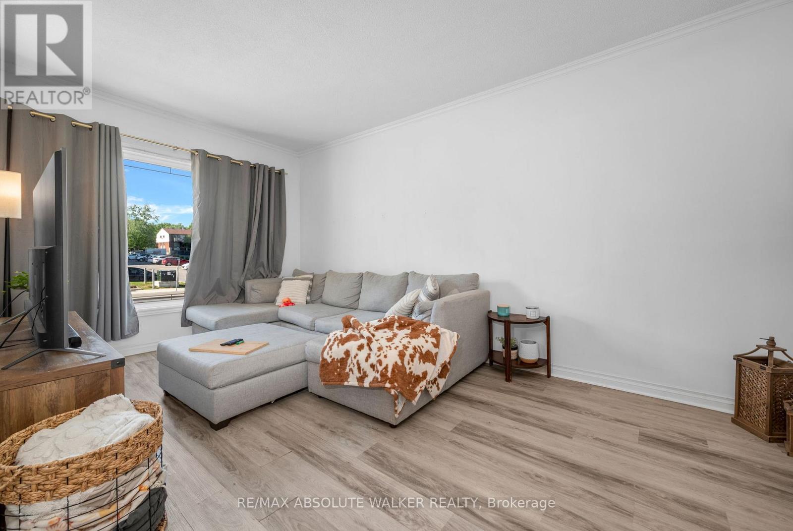 412 MONTREAL ROAD - 4