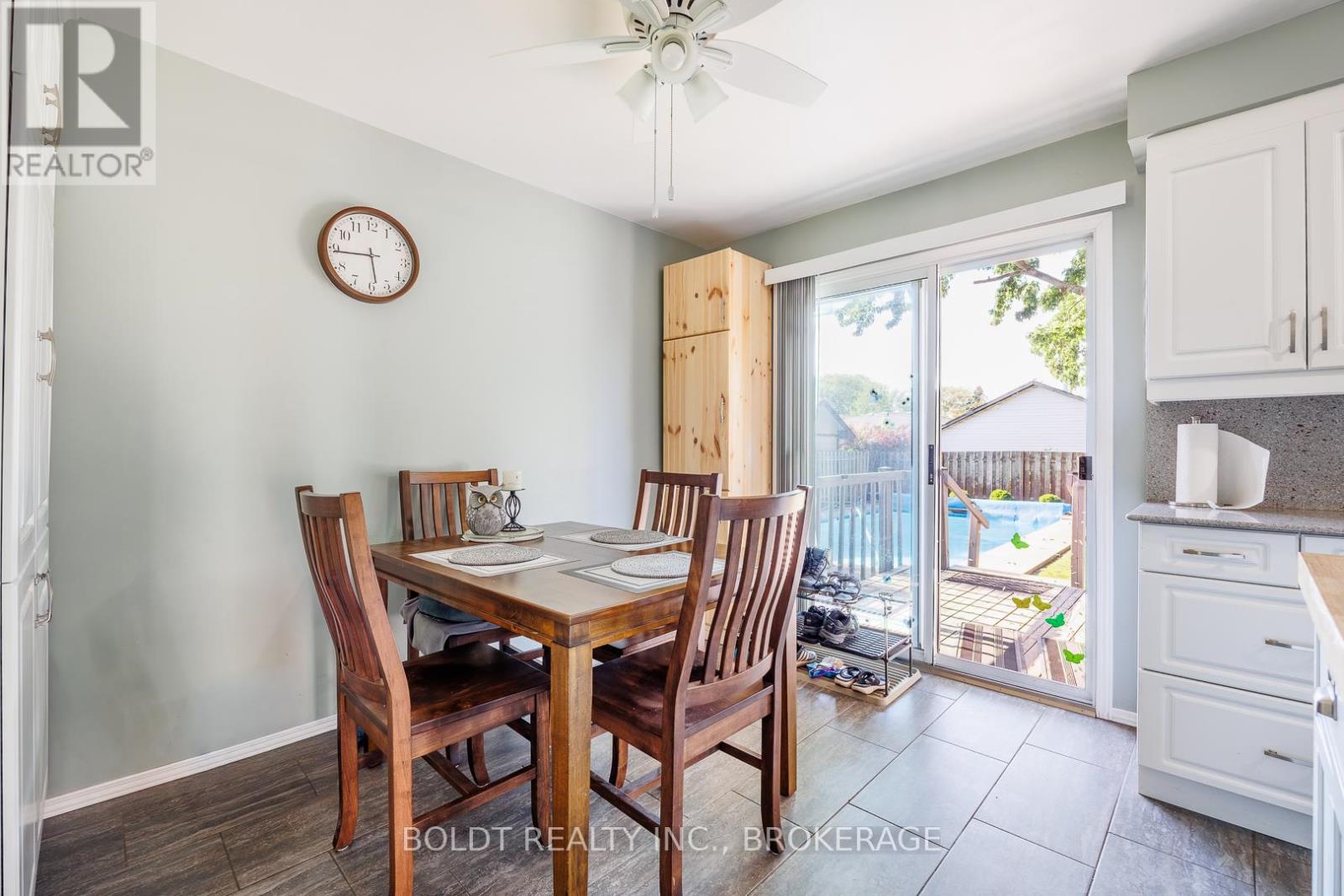 53 HUNTLEY CRESCENT - 16