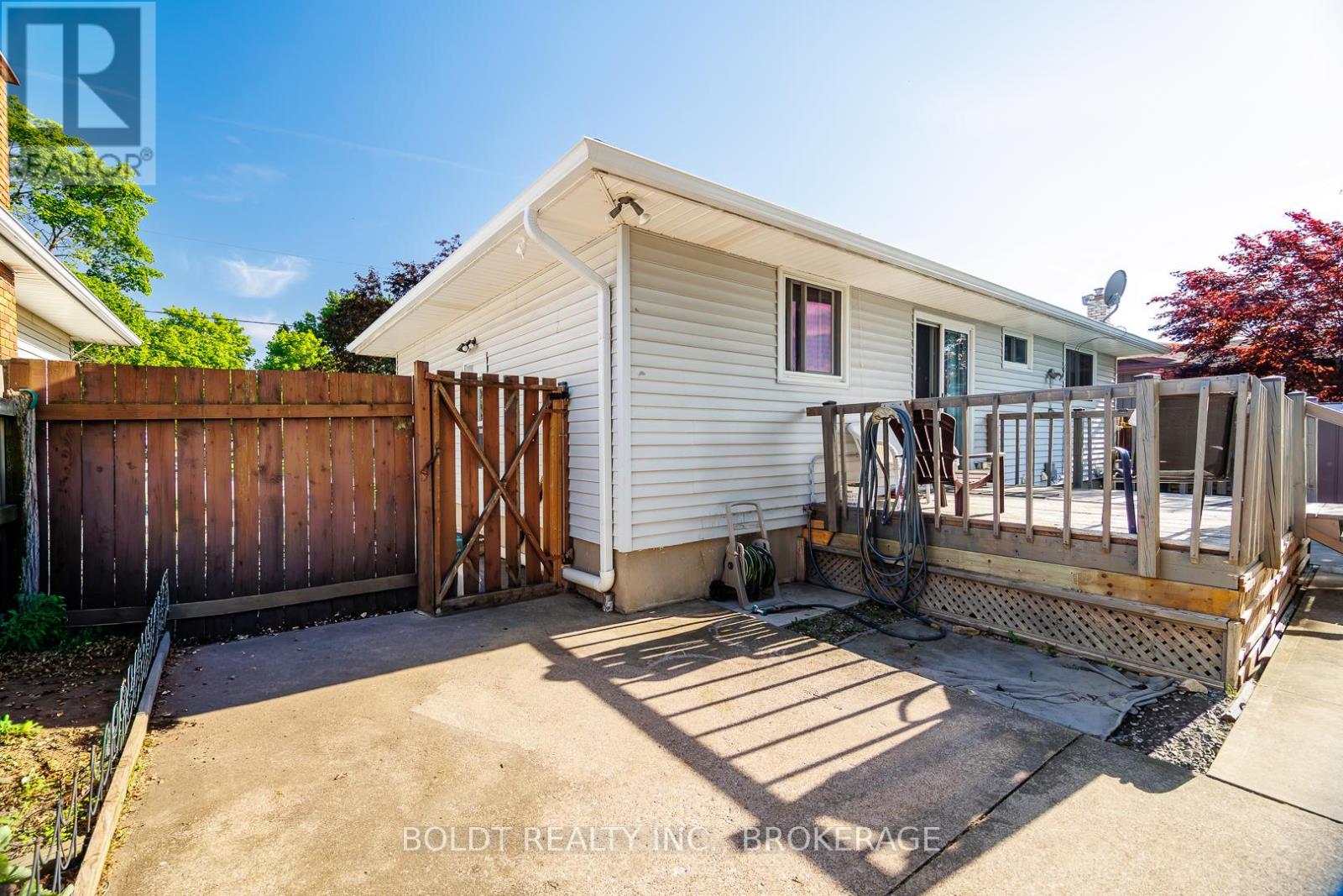 53 HUNTLEY CRESCENT - 22
