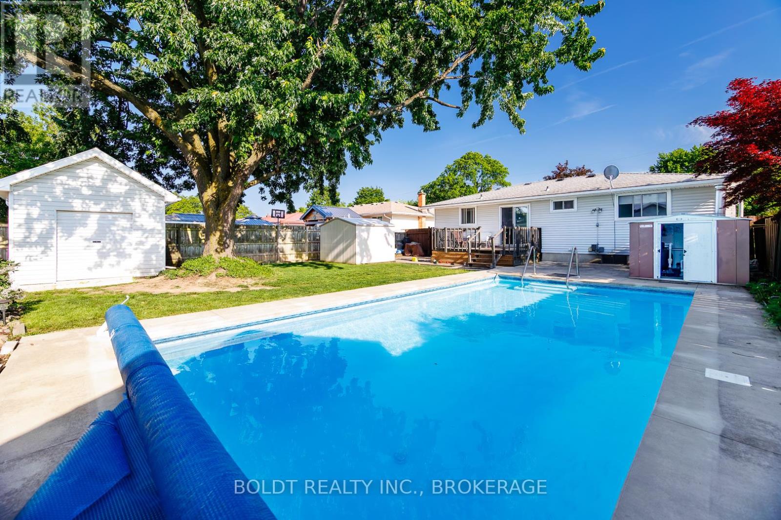 53 HUNTLEY CRESCENT - 25