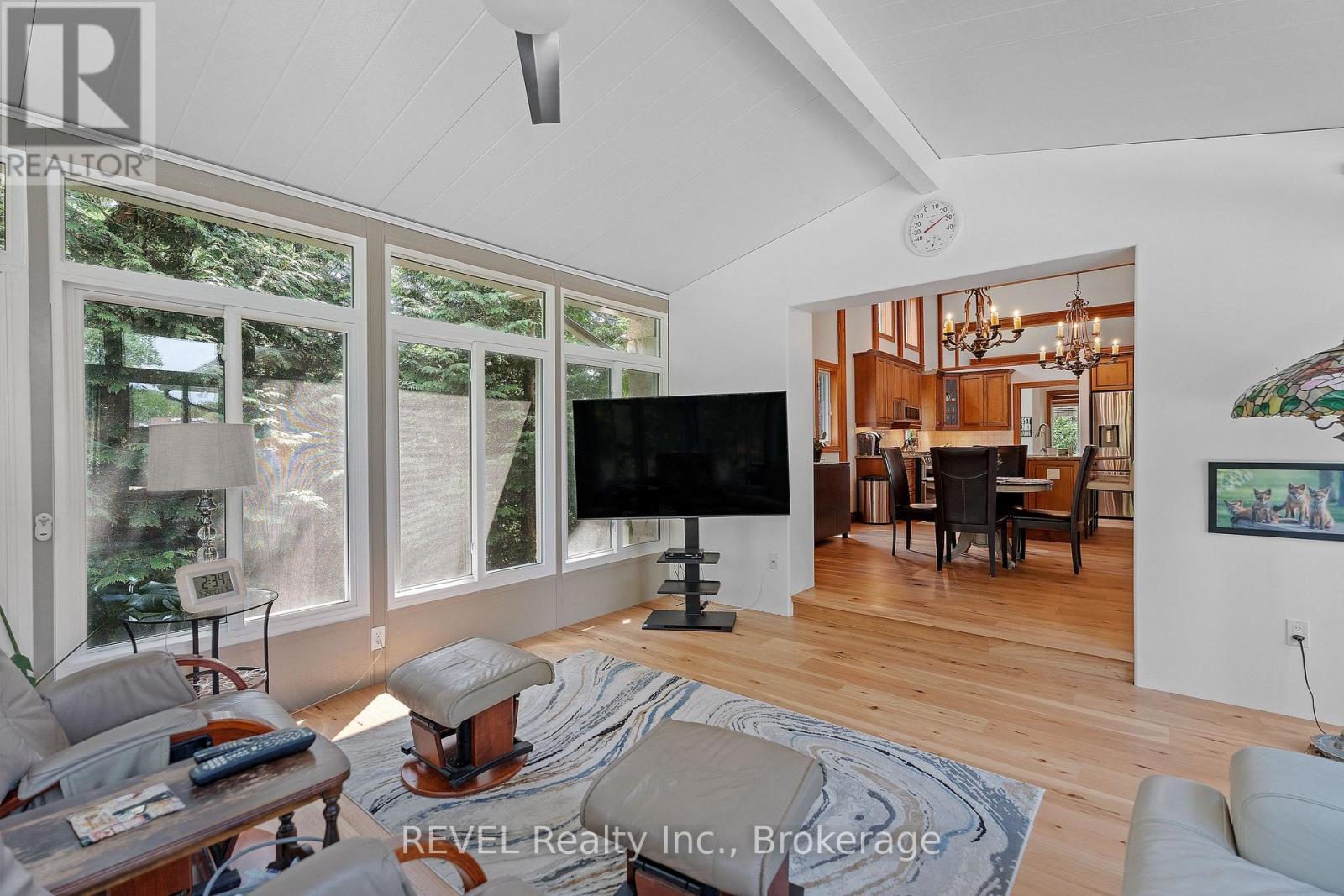 26 KINGSWAY STREET - 21