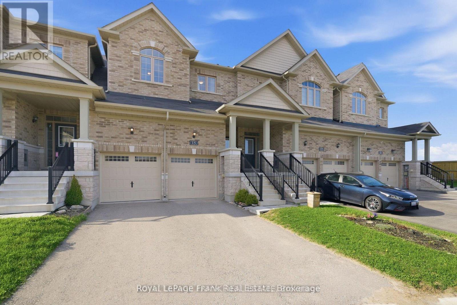 15 HIGHLANDS BOULEVARD - 1