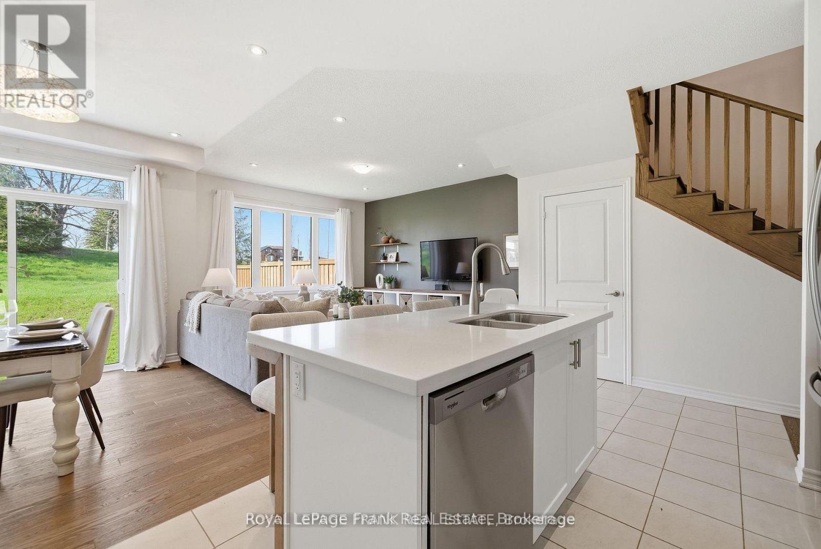 15 HIGHLANDS BOULEVARD - 10