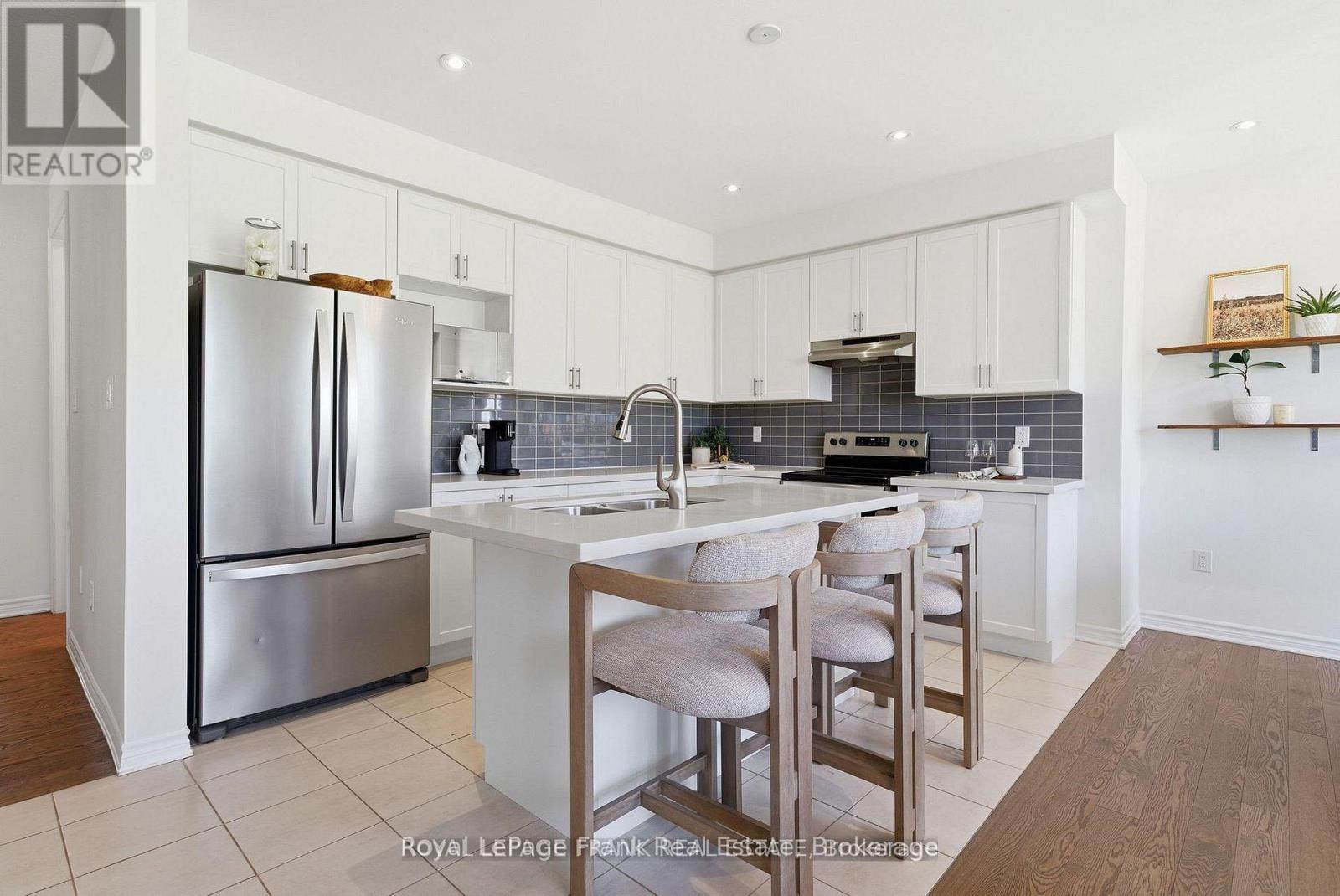 15 HIGHLANDS BOULEVARD - 11