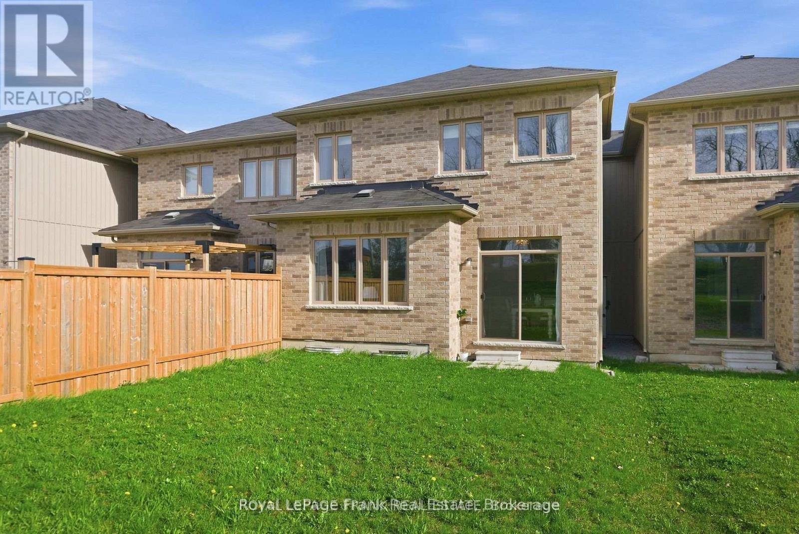 15 HIGHLANDS BOULEVARD - 27