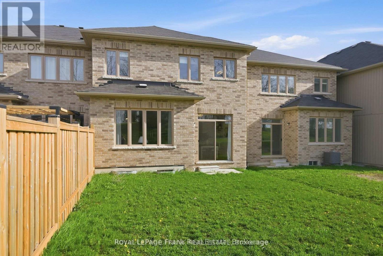 15 HIGHLANDS BOULEVARD - 28