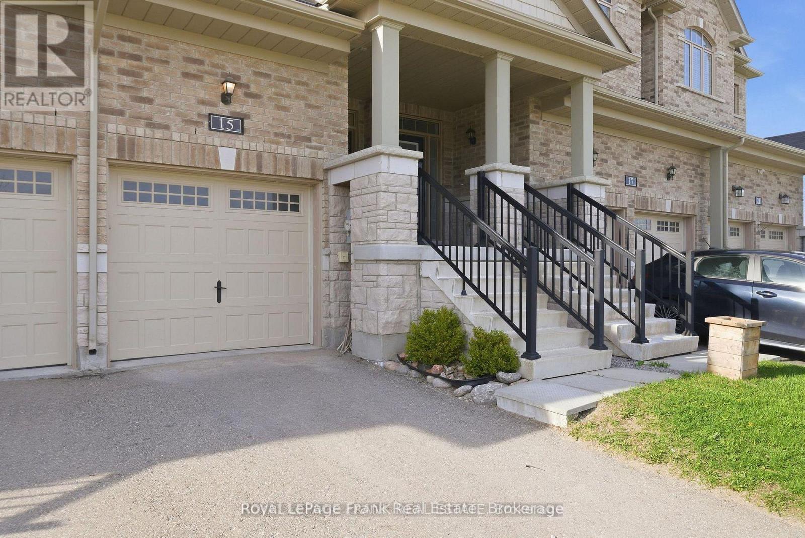 15 HIGHLANDS BOULEVARD - 4