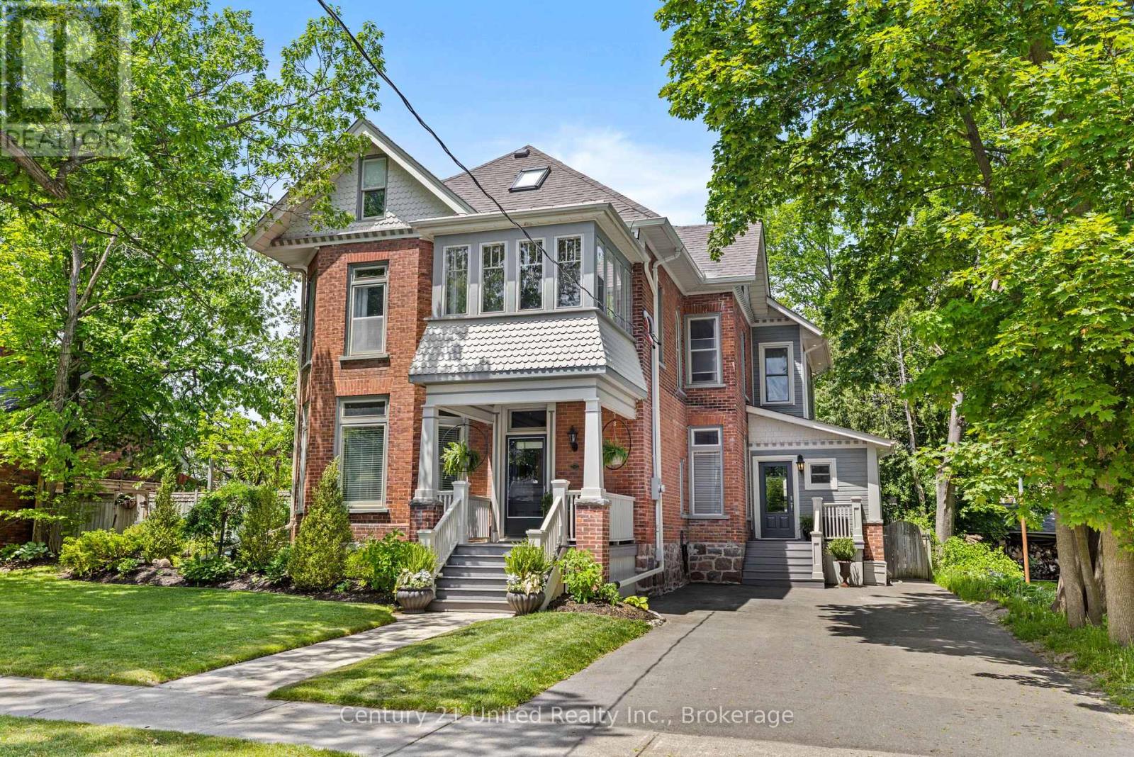 186 ABERDEEN AVENUE - 1