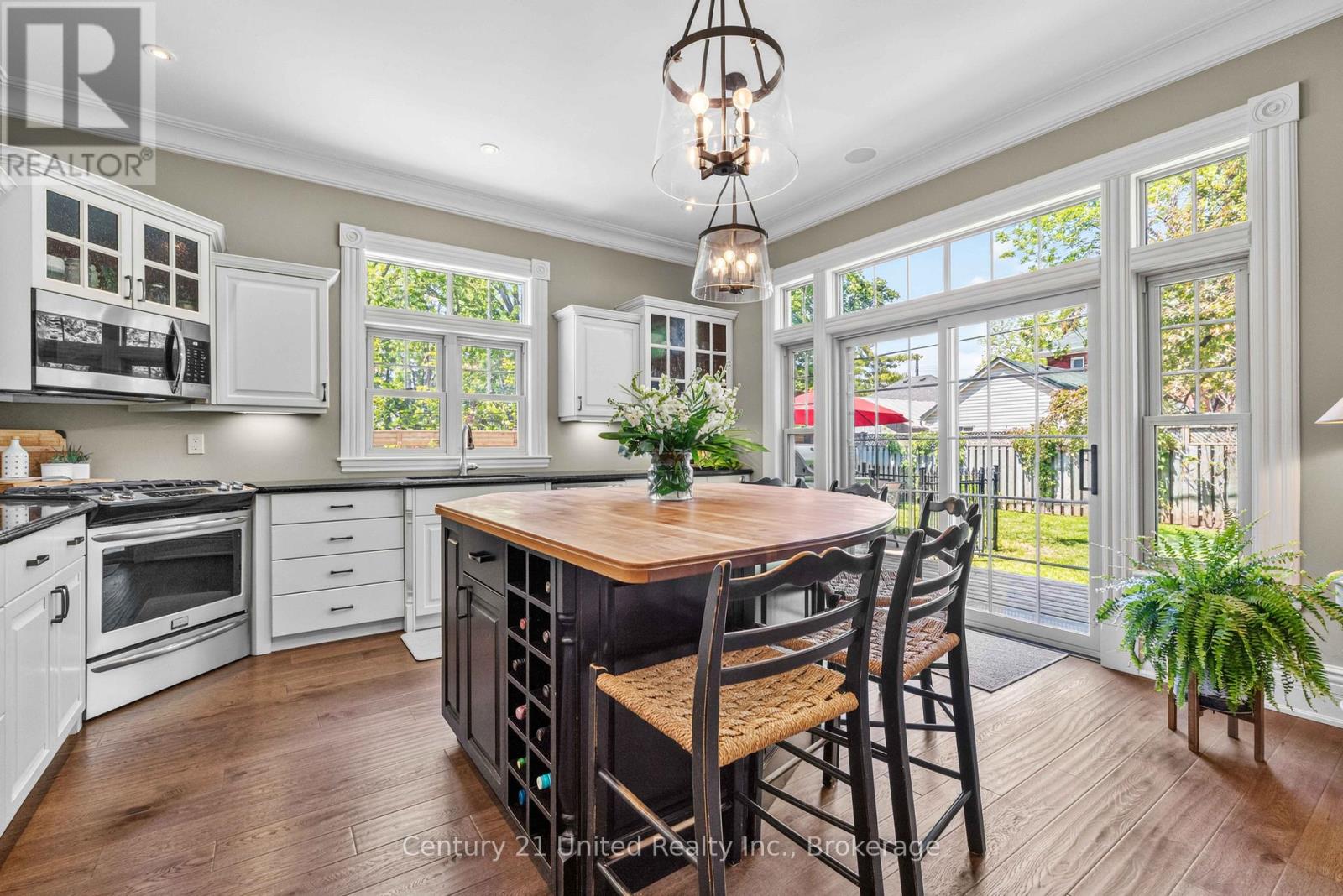 186 ABERDEEN AVENUE - 15