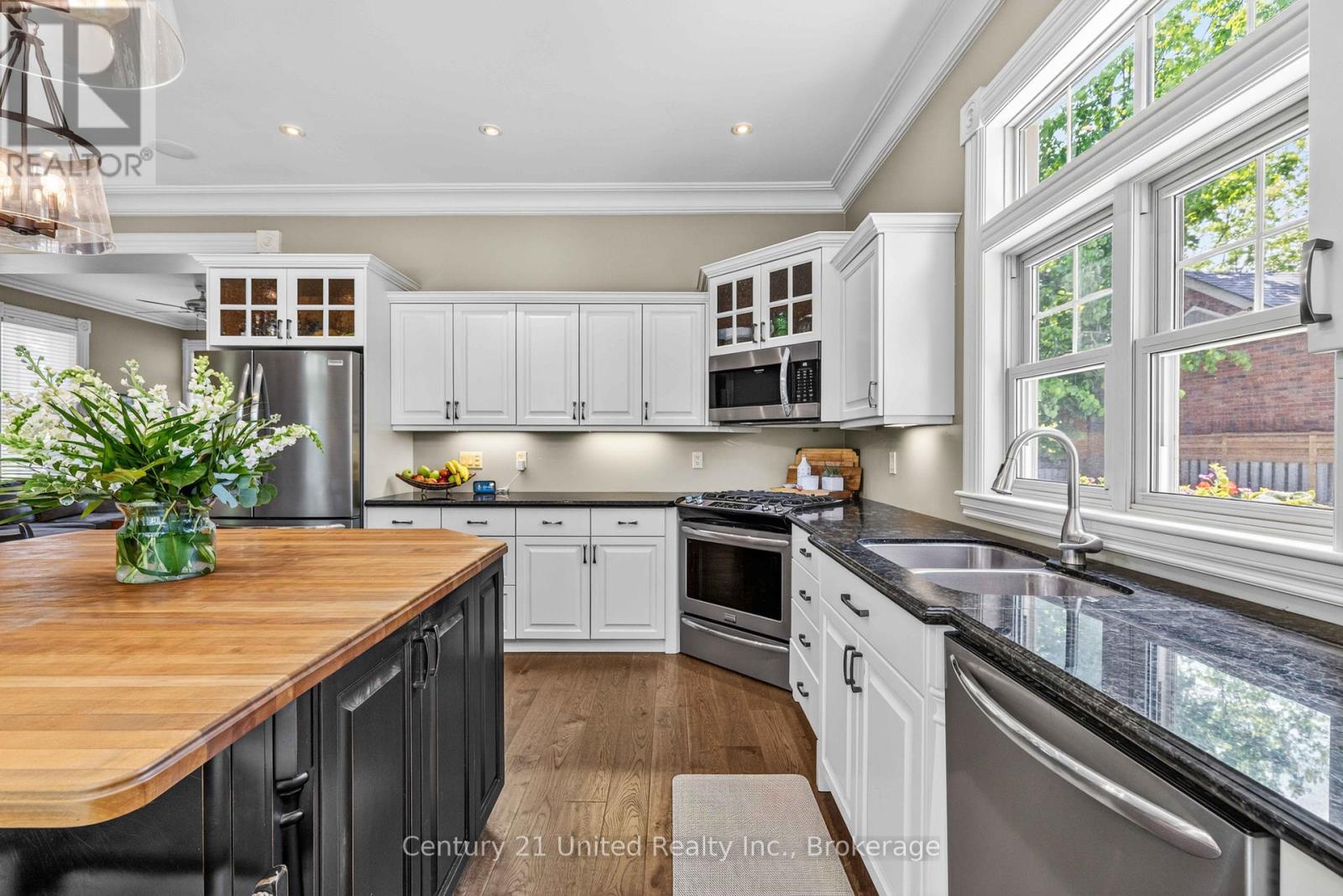186 ABERDEEN AVENUE - 16