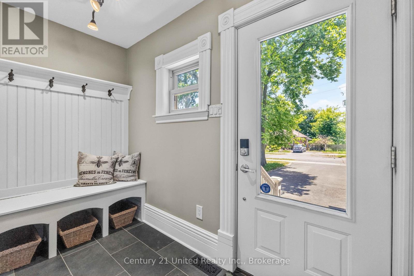 186 ABERDEEN AVENUE - 18