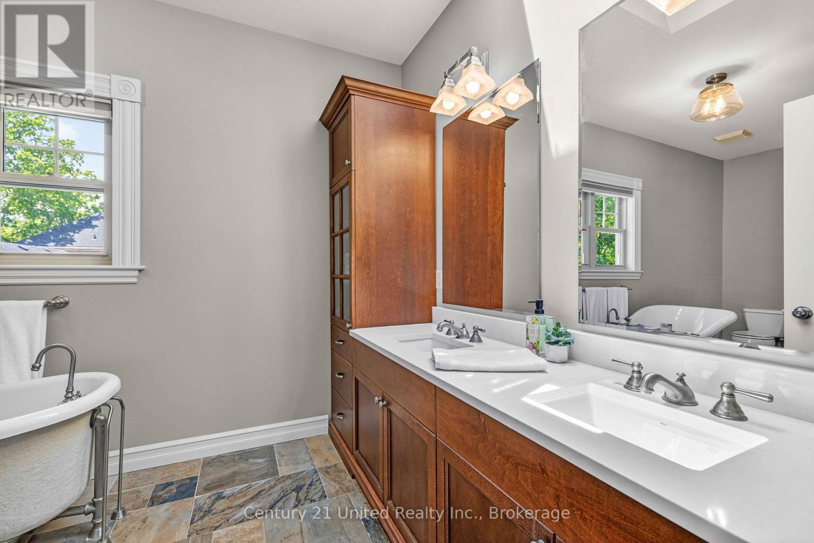 186 ABERDEEN AVENUE - 29
