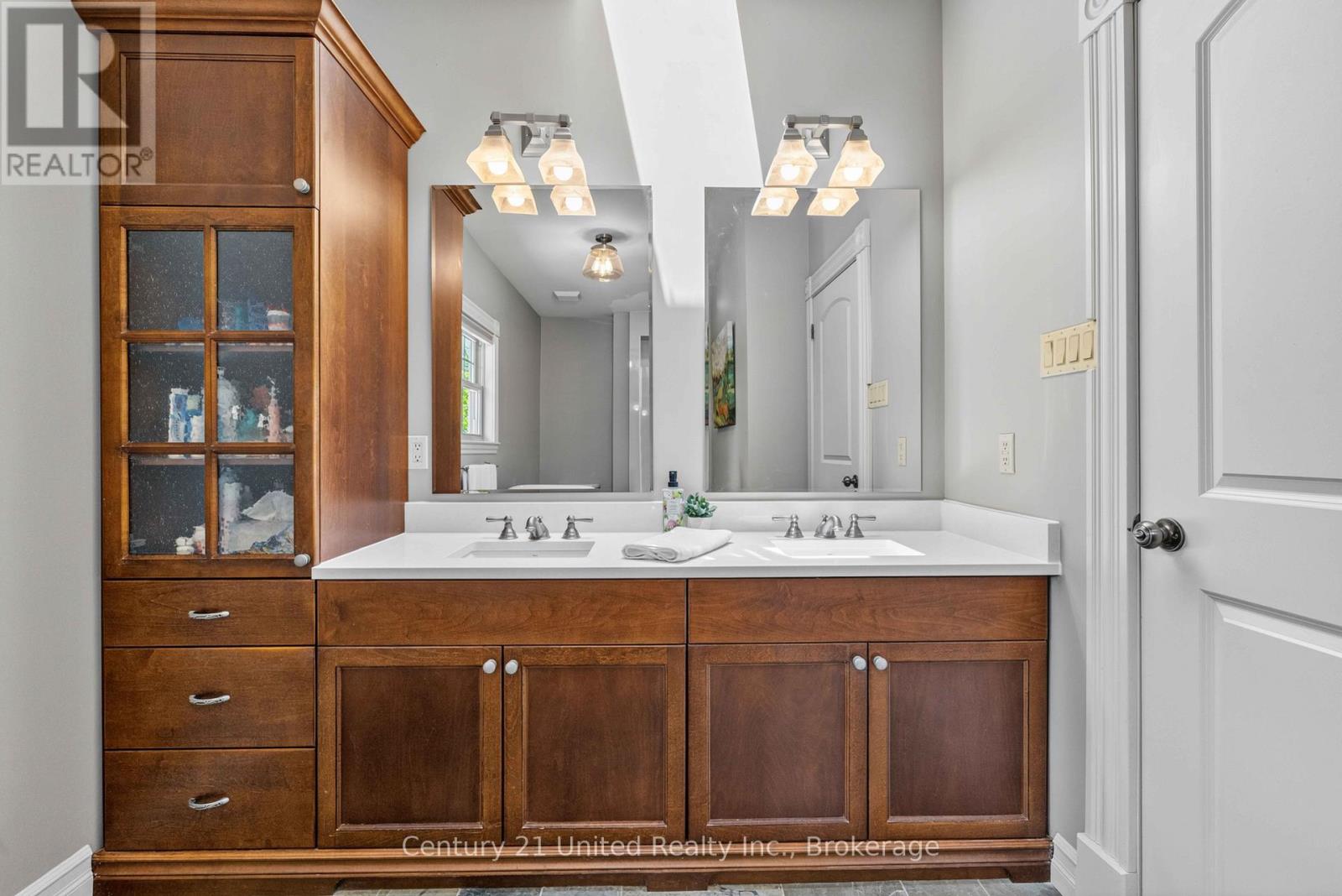 186 ABERDEEN AVENUE - 30