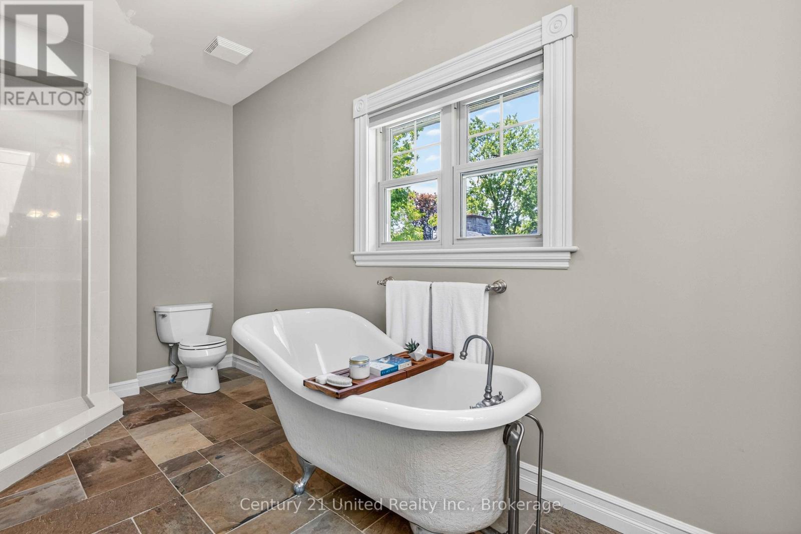 186 ABERDEEN AVENUE - 31