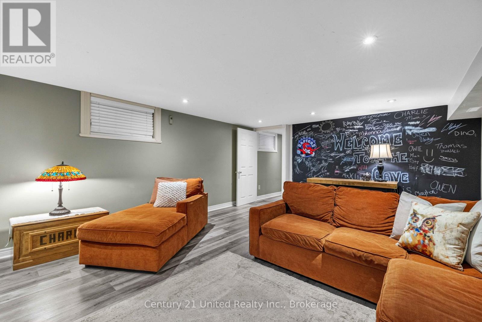 186 ABERDEEN AVENUE - 36