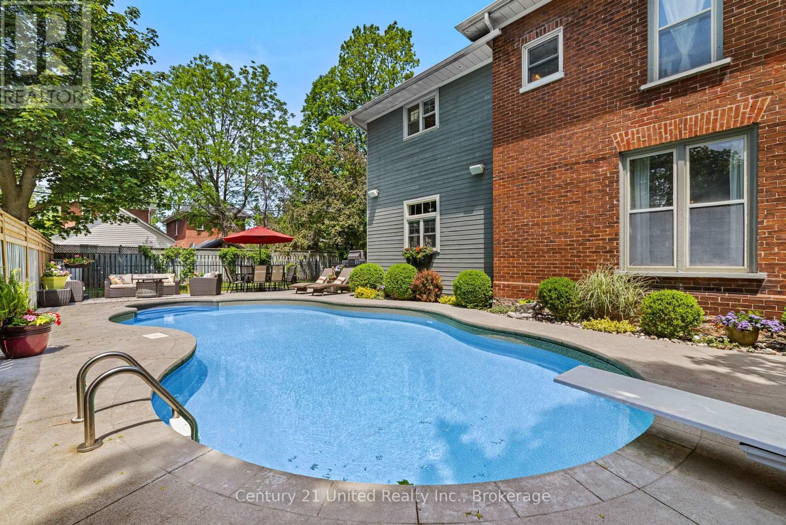 186 ABERDEEN AVENUE - 41