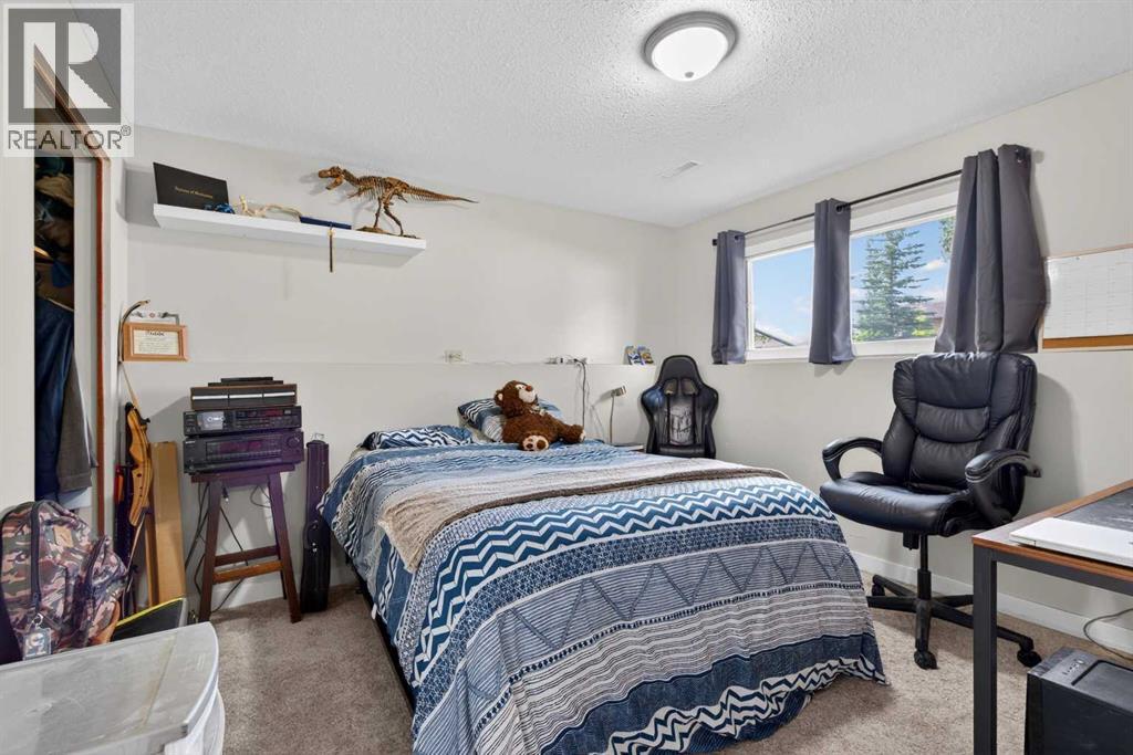 571 8 Street SE — photo 30