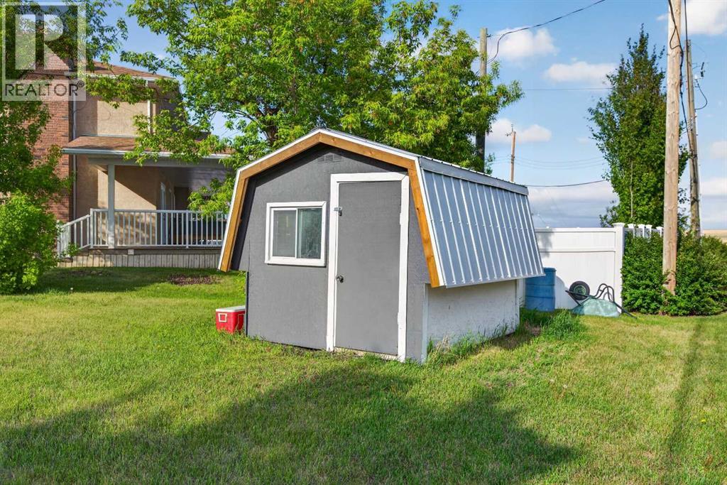 571 8 Street SE — photo 6