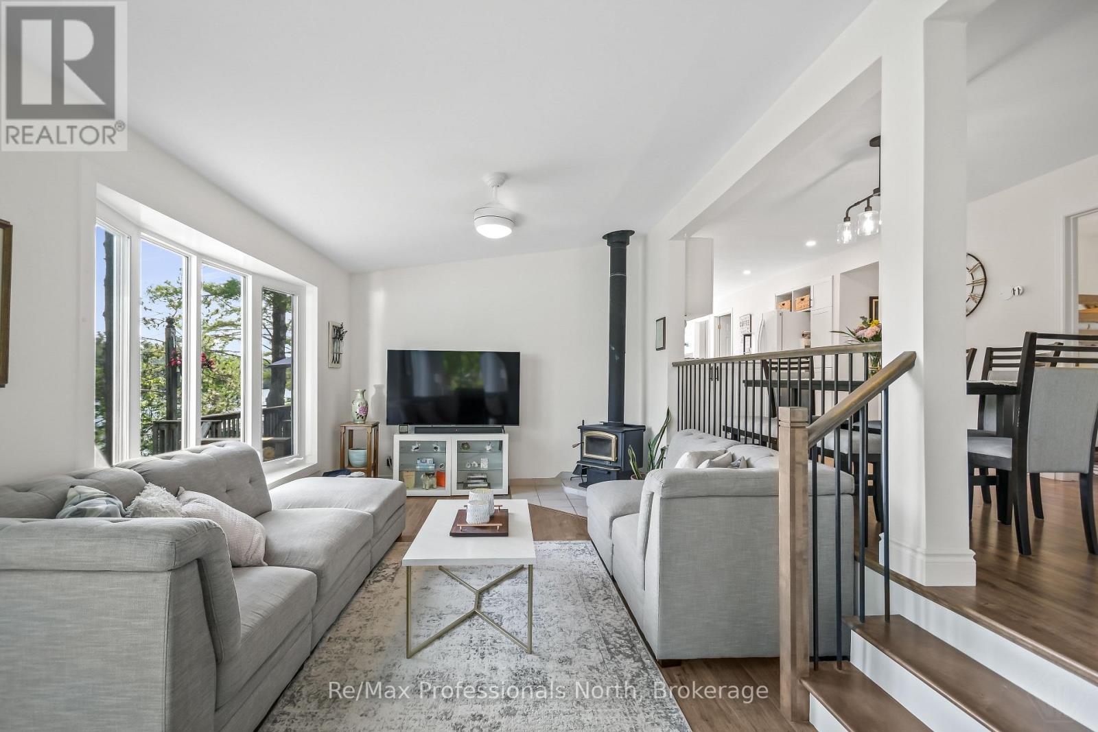 5 PINETREE ROAD - 18