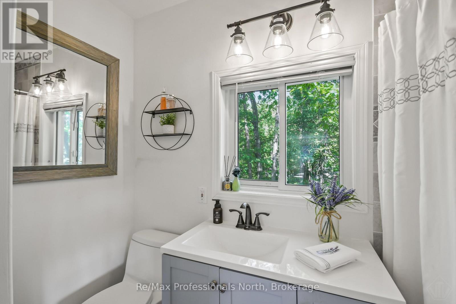 5 PINETREE ROAD - 26