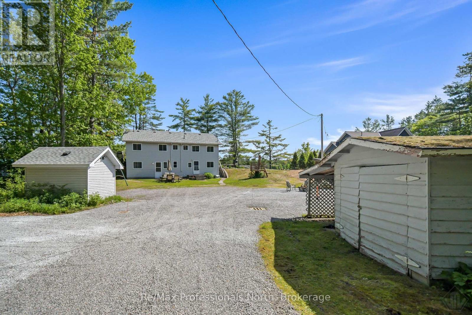 5 PINETREE ROAD - 43