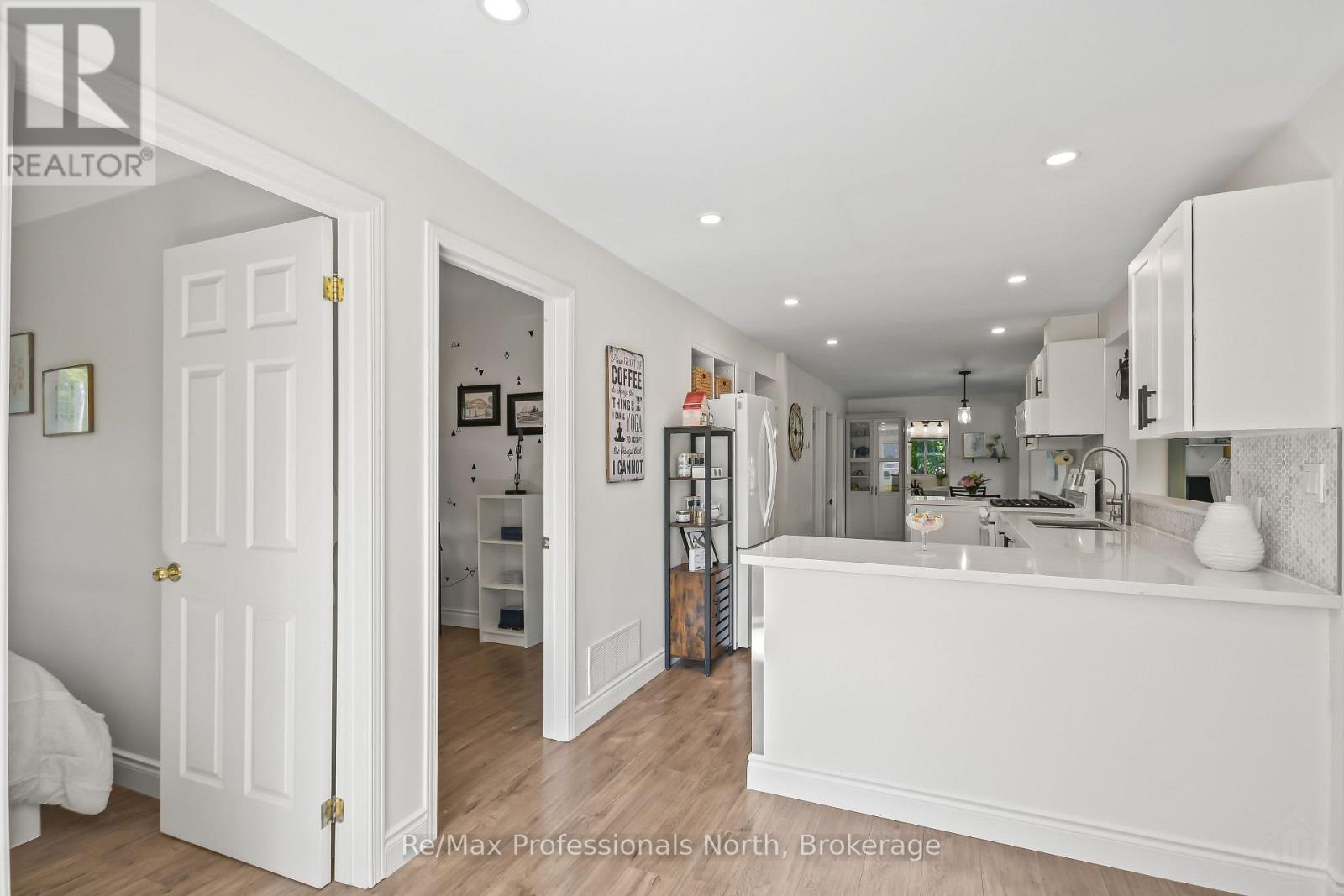 5 PINETREE ROAD - 9