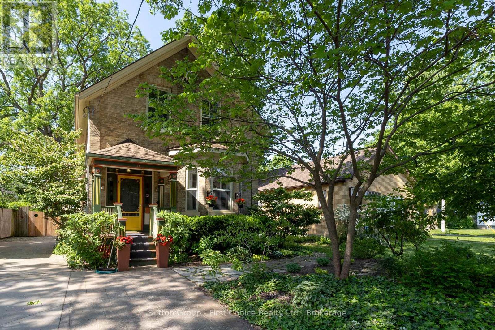 47 BRITANNIA STREET - Image 2