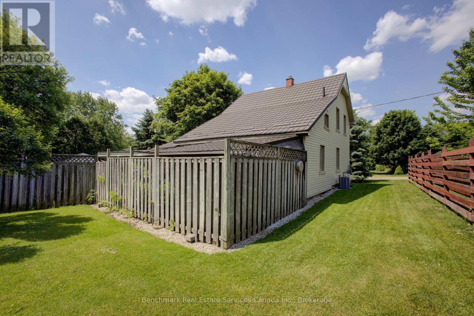 87 ST ANDREW STREET N - 32