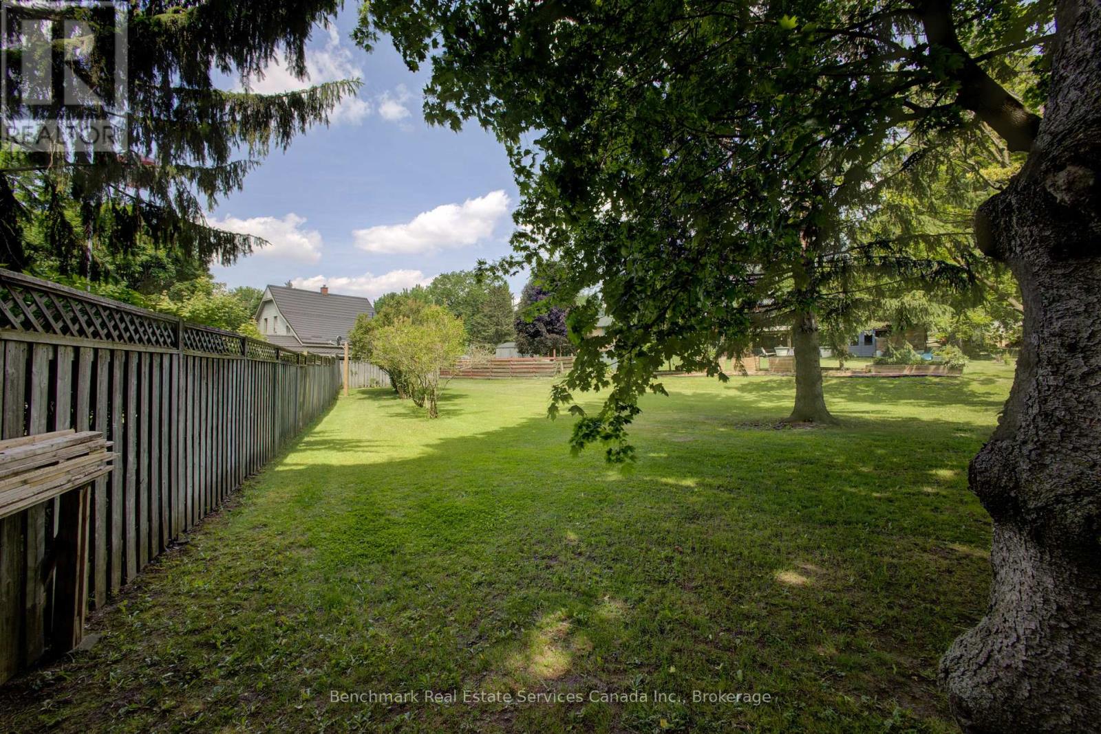 87 ST ANDREW STREET N - 35