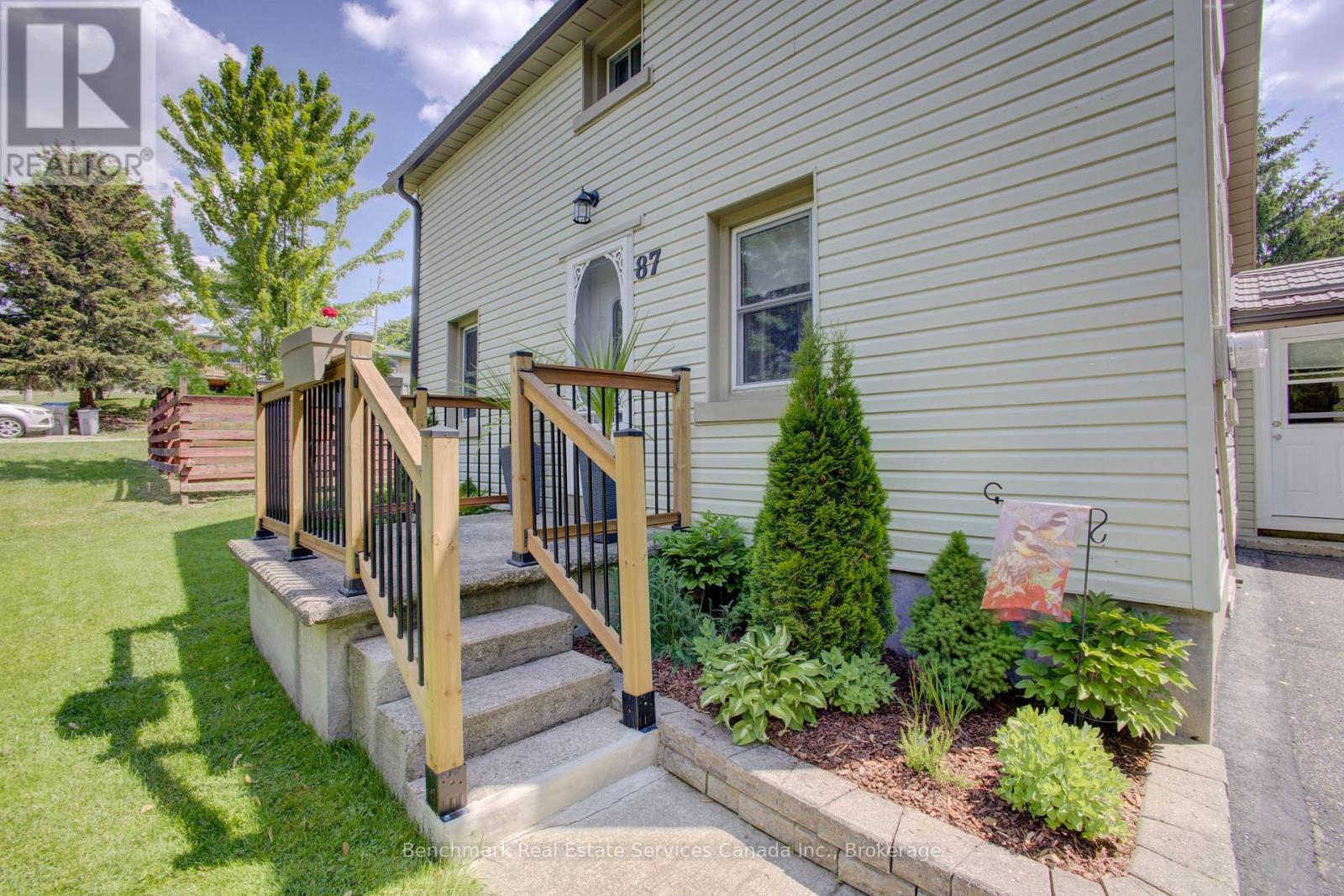 87 ST ANDREW STREET N - 4