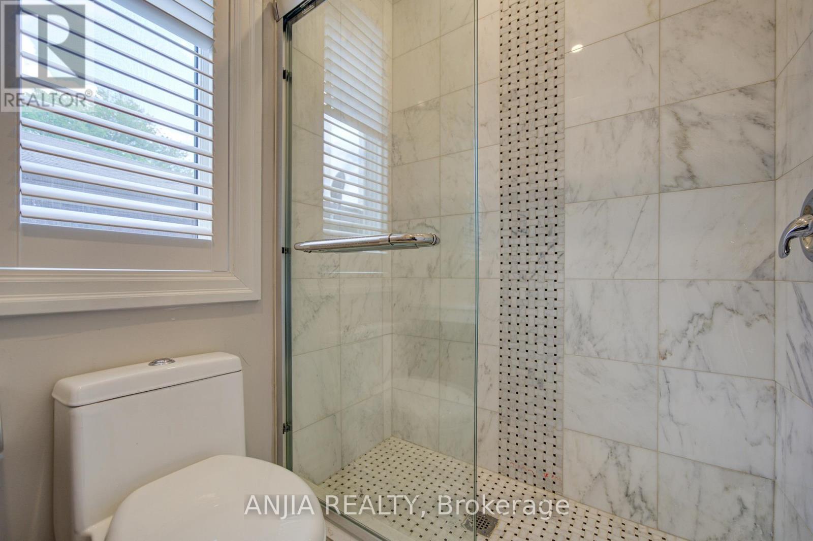 2652 VICTORIA PARK AVENUE - 14