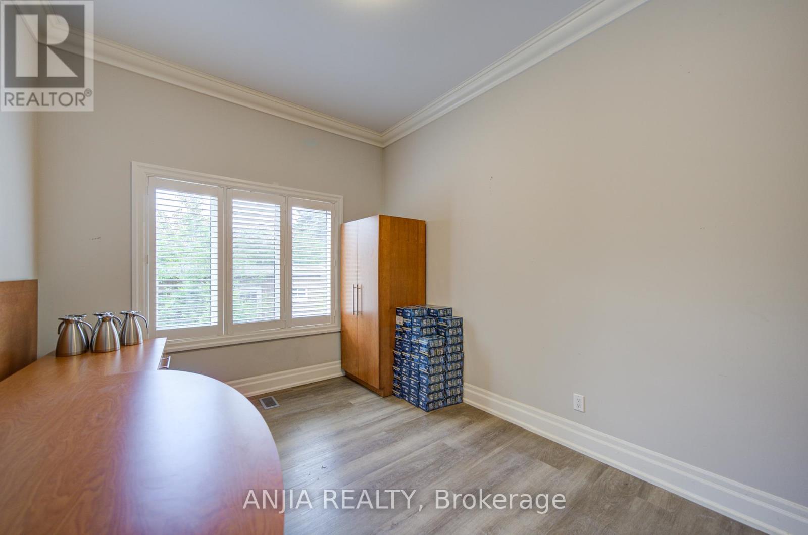 2652 VICTORIA PARK AVENUE - 16