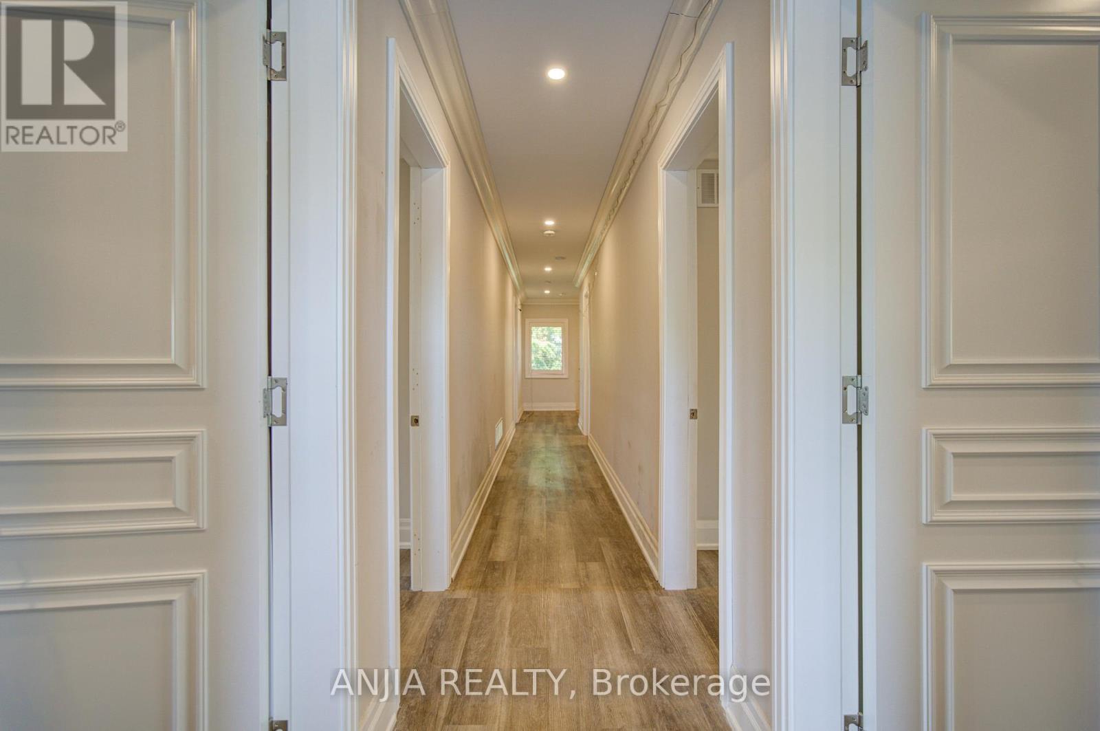 2652 VICTORIA PARK AVENUE - 25