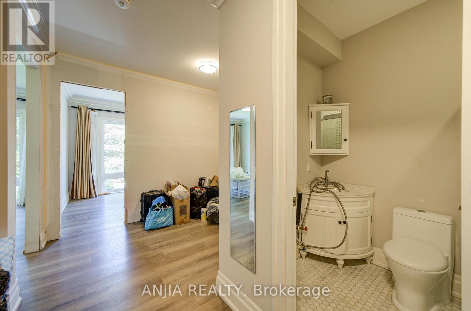 2652 VICTORIA PARK AVENUE - 30