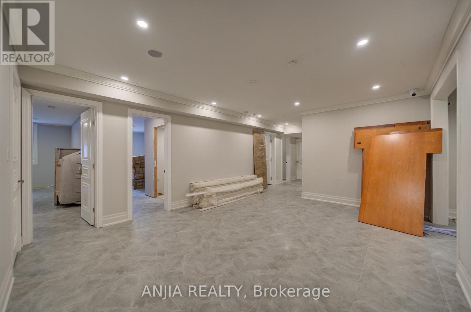2652 VICTORIA PARK AVENUE - 39